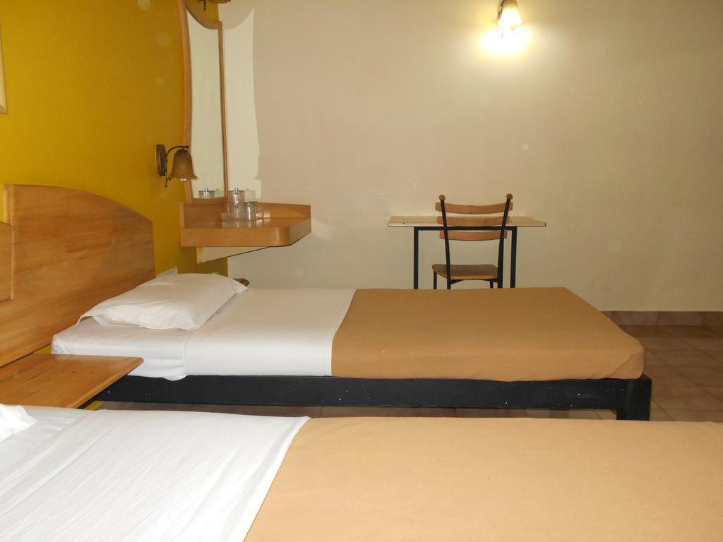 Tom'S Hotel Bengalúr Pokoj fotografie